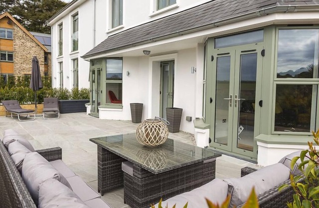 1 The Manor House, Hillfield Village, DARTMOUTH