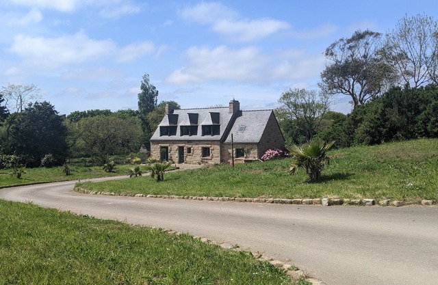 10/14 people | Heated swimming pool | Natural garden of 9500m² enclosed | accepted animals