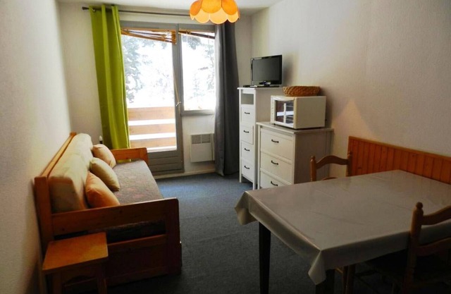 100m del centro estación, vista valle/pistas, balcón, parking, local para esquís, 18m², Les 7 Laux