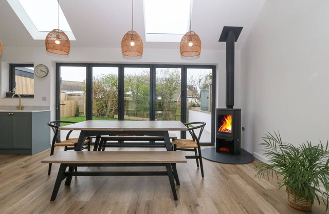 11 Capel Farm