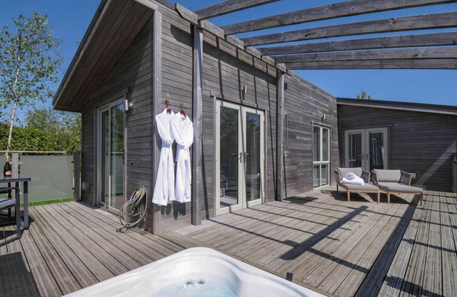 11 Meadow Retreat