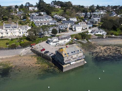 11 Slipway