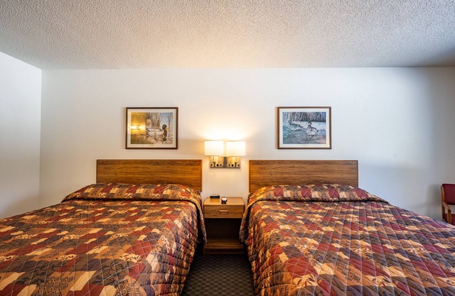111 Two Queen Room with Woodland View