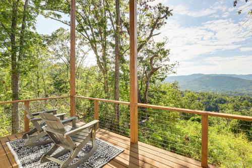 12 Mi to Asheville Mtn-View Gem in Weaverville