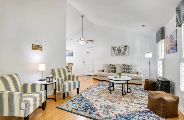 13 Mi to Annapolis: Dog-Friendly Home w/ Fire Pit!