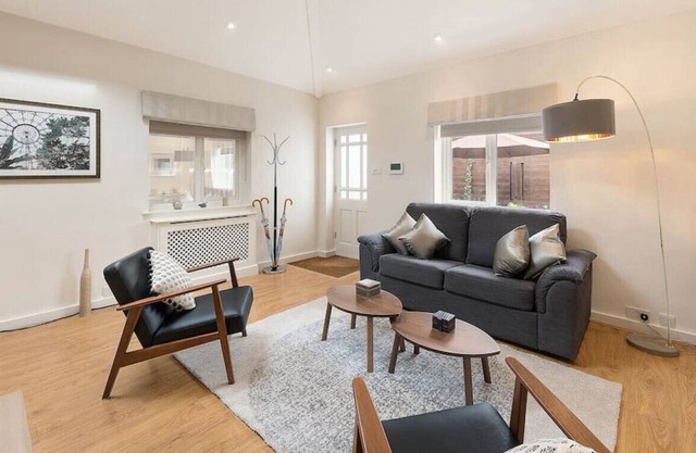 138KGH II · Beautiful West London Holiday Home II
