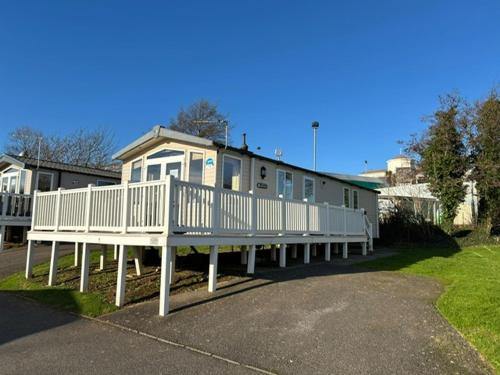 15 Ivy Close, 3 Bedroom Caravan, Pet Friendly