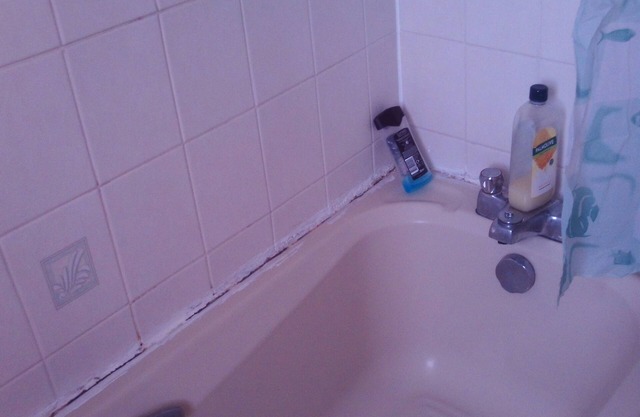 15 minutes from London underground station