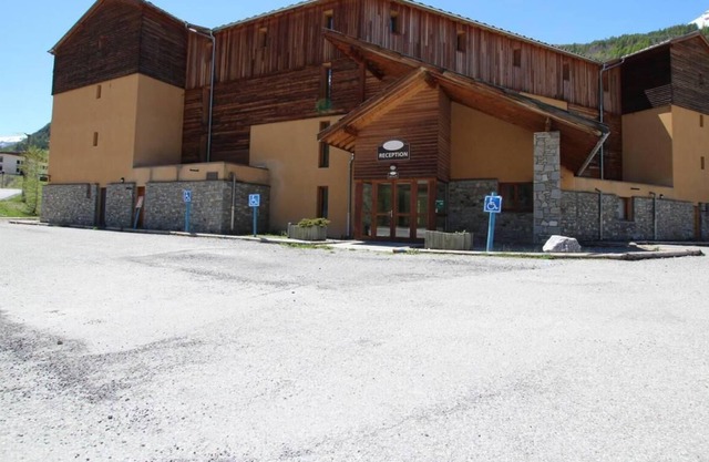 150m del centro estación, 2.o piso, vista montaña, balcón, tv, 36m², Pelvoux