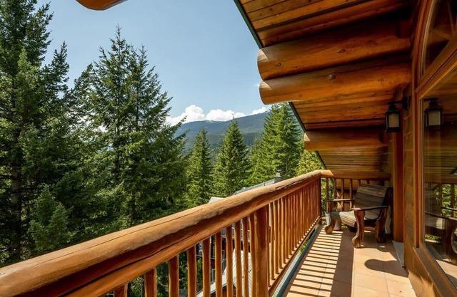 Private Hot Tub, Pool table, Whistler Ski Run Views