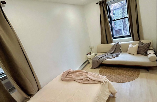 15MIN TO NYC-COZY HOME-FREE PARKING GARAGE-W&D-AC-WIFI
