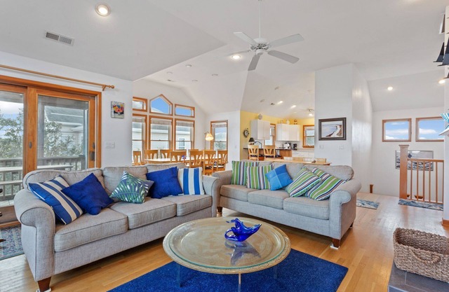 1606 Jouhara * 4 Min Walk to Beach * Hot Tub * Screened In Porch