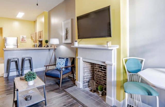 161 State St Unit A (Lower Right) · Amazing Downtown Duo! 2 Bed / 1.5 Baths. 1100Sq FT