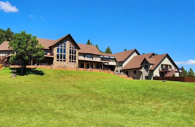 17 Acres of luxury, Comfort, & 2200sf Game Room / Movie Theater!