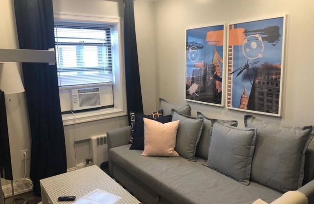 1703 2H · Splendorous 2bed Apt / 20 min a NYC-Parking Avail