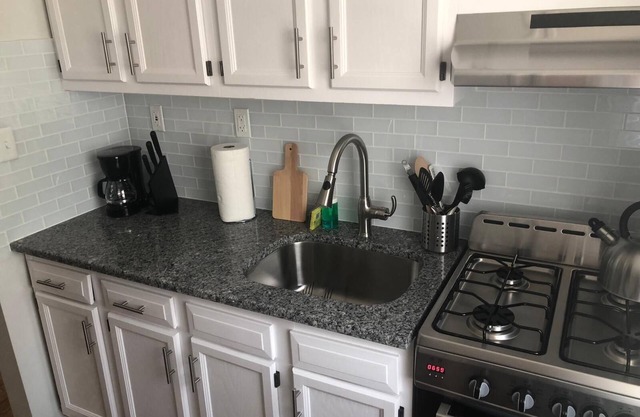 1703 5B · Apto de 2 camas / 20 minutos a NYC-Parking Avail.