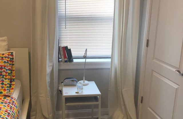 1715 1H · Homey 2 bed Apt20 min to NYC-Parking Avail