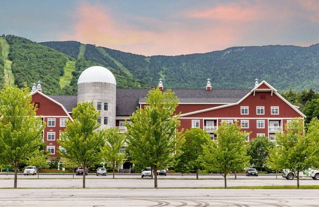 19 Mountainside 2 Bedroom Condo by RedAwning