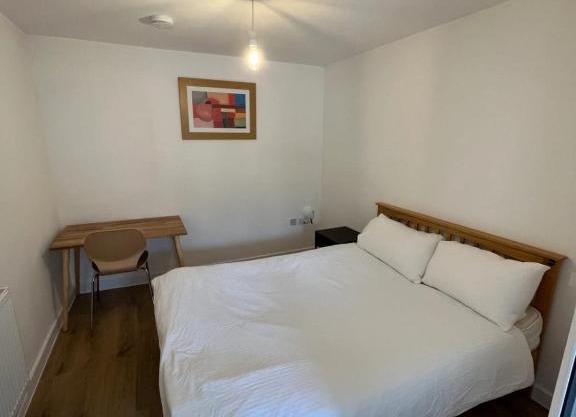 1BD Flat with Patio - 5 min to London City Airport