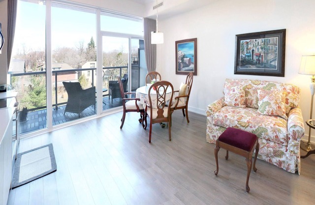 Condominio boutique de lujo 1BDR / 2BD / 1BA en Forest Hill (largo plazo)
