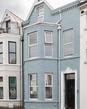 1BR-3BR Apartments in Bangor, Mins to Seafront & High St