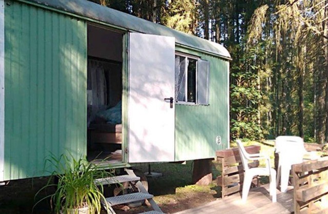 2-3 person site trailer, sanitary facilities in the main building - Mawile-Eifelschlaf, site trailer