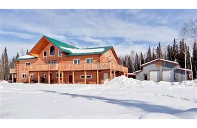 2 Bed/1Bath Triplex Log Cabin - Unit B