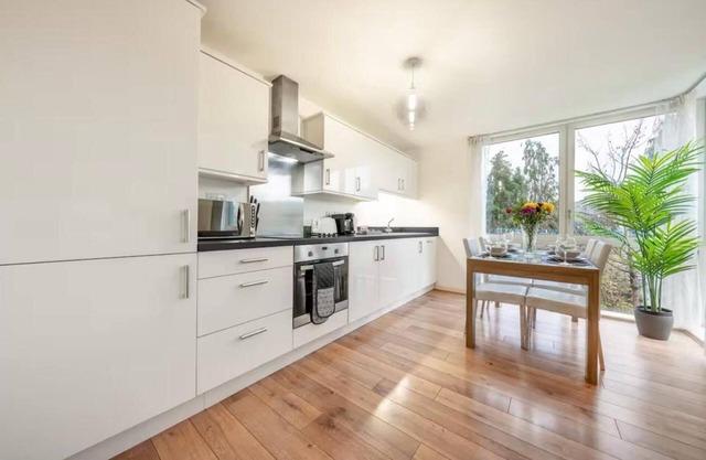 2 Bed-2 Bath-sleeps 6-free Parking-free Gym Access -wifi
