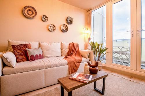 2 bed flat, City views, suitable for Long stays