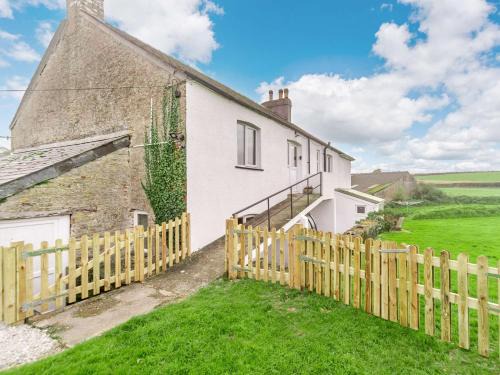 2 Bed in Looe 88357