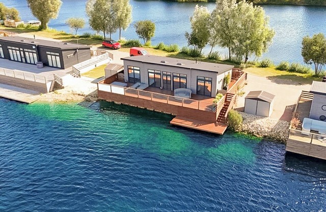 Alojamiento de 2 habitaciones en Tallington Lakes