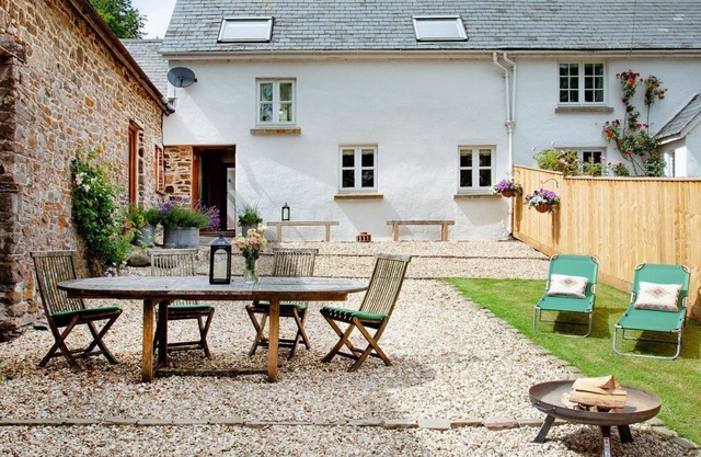 2 bedroom accommodation in North Molton