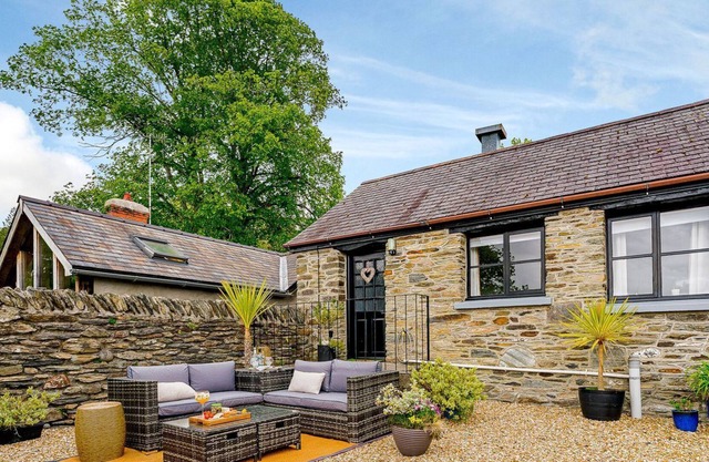 2 bedroom accommodation in Furnace, near Machynlleth