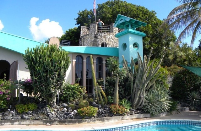 Apartamento de 2 dormitorios en la villa cima de la montaña con piscina ..
