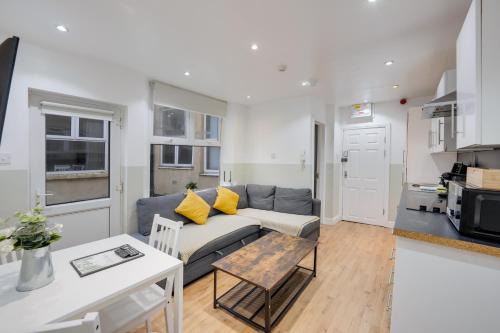 2 Bedroom Apartment for up to 6 Nr Centre