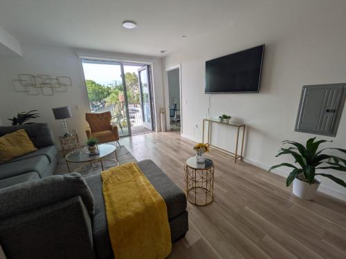 2 bedroom apartment in Santa Monica