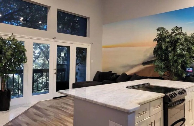 2-bedroom condo just 9 minutes drive to Galleria Dallas