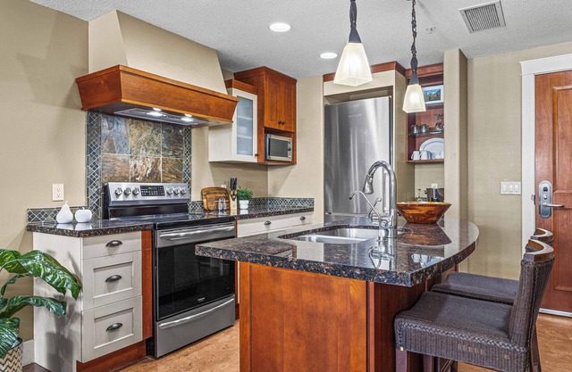 2 Bedroom Condo .Pool .Hot Tub .Gym .Spa