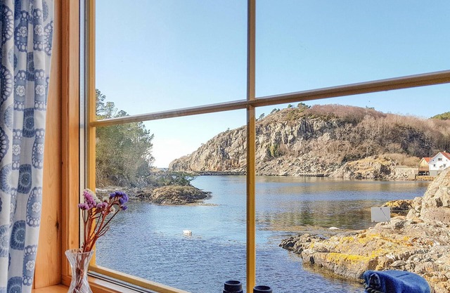 Hermosa casa de 2 dormitorios en Finnås