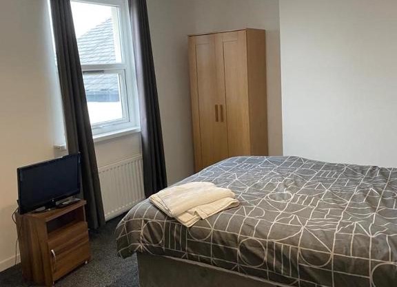 2 Bedroom Flat with free parking in Manchester