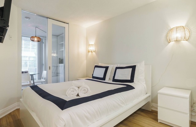 2-bedroom hotel in fabulous Toronto with AC