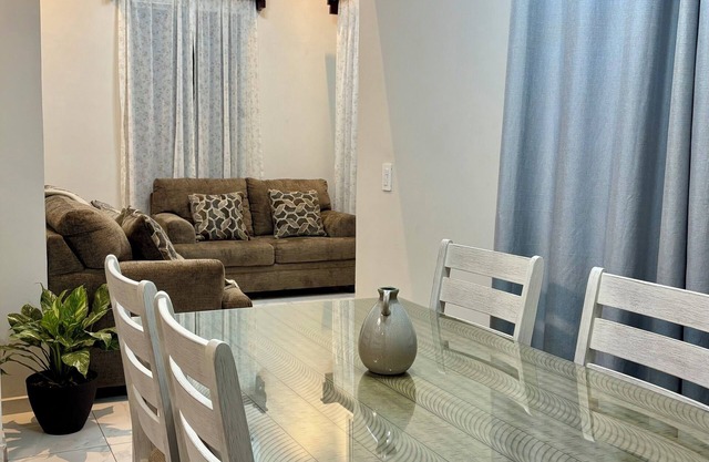 Tu hogar en Casa Valencia/Your Home at House Valencia