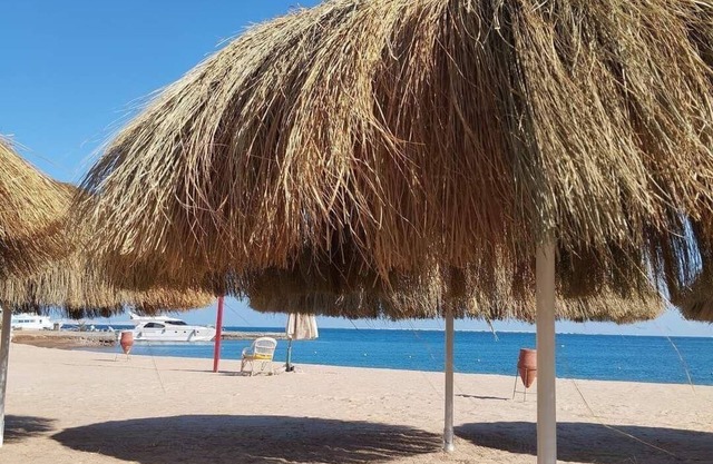 2-bedroom resort in peaceful Red Sea Governorate with WiFi, AC
