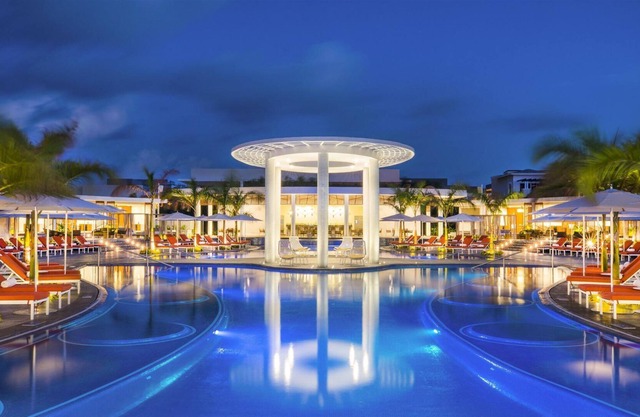 2-BR Family Suite @ Grand Moon Palace w/ VIP All Inclusive!