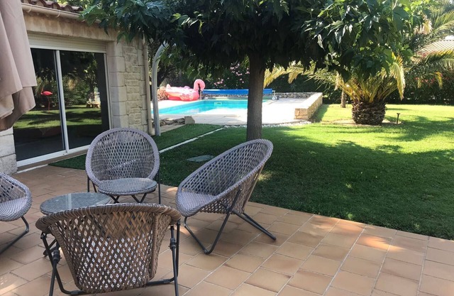 2 'de Uzès - Encantadora casa con piscina en jardín maduro