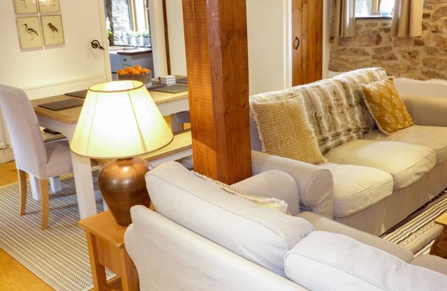 2 Huxtables, MOLTON DEL NORTE