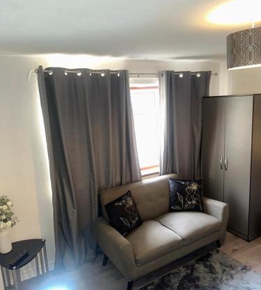 2 Luxury Interconnecting Twin Rooms-Shared Space