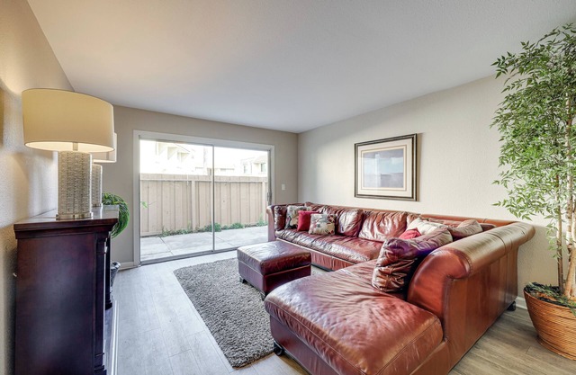 2 Mi to Beaches: Condo w/ Patio in Port Hueneme!