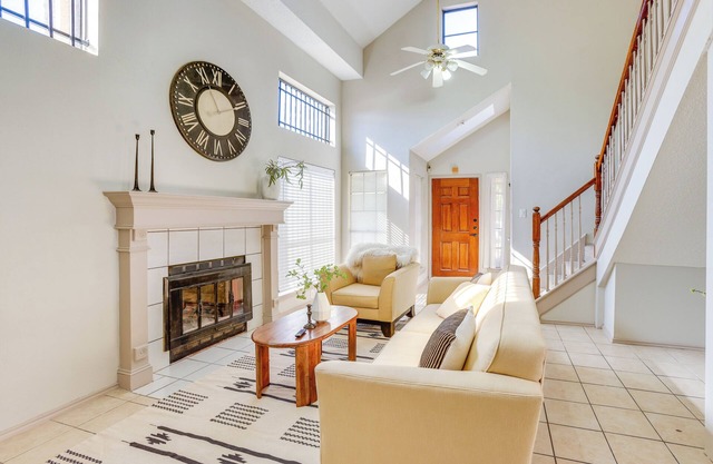 2 Mi to Houston Funplex: Home w/ Private Yard!