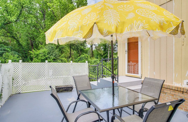 2 Mi to SC State & Claflin: Townhome w/ Patio!